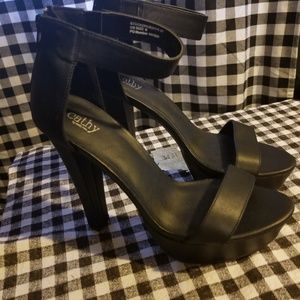 Cathy Jean black strapped platform heels